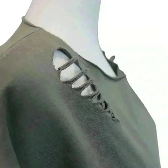 WENDY TRENDY RARE FIND DISTRESSED SWEAT SHIRT COLOR GREEN GRAY SIZE M - Picture 6 of 11
